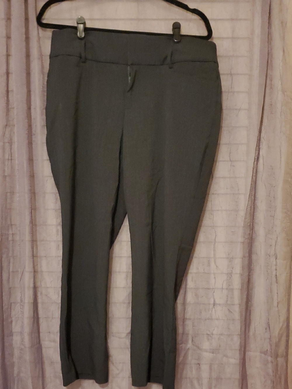 Apt. 9 Black Dress Pants with Blue Brand Tag